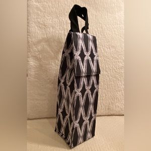 Thirty-one Thermal Bottle Bag in Black & White Links Pattern